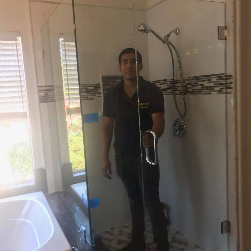 SHOWER DOOR